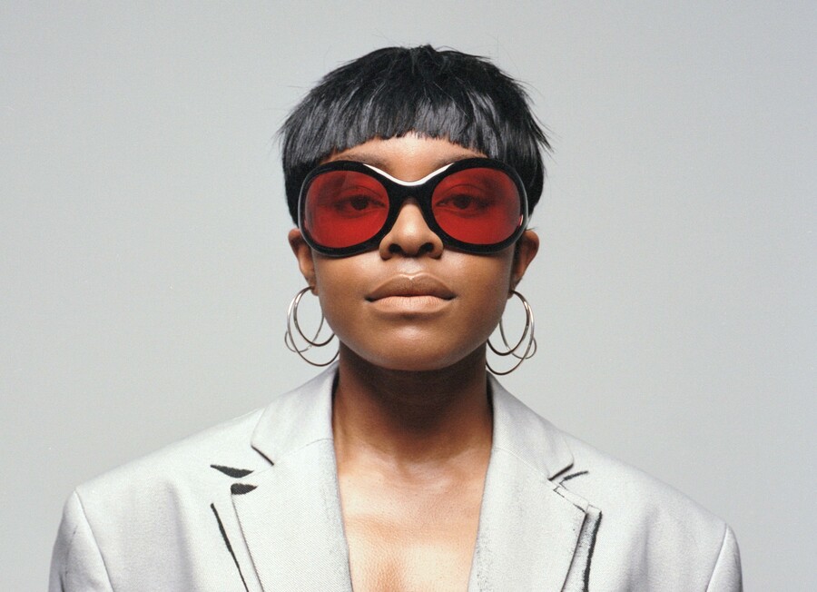 GLOWZI 645 18 CROP min