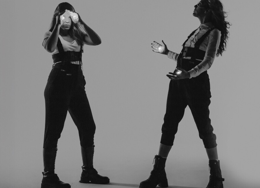 Motia duo wb vertical NEW PHOTO Large