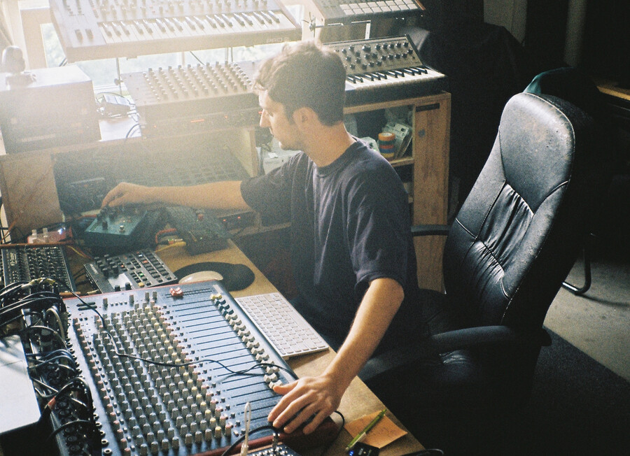 Rhyw in studio by Thomann Music